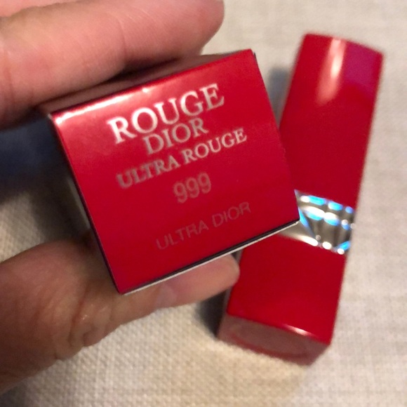 Dior Ultra Rouge Hydra Lipstick 999 Rouge Red - Picture 4 of 5
